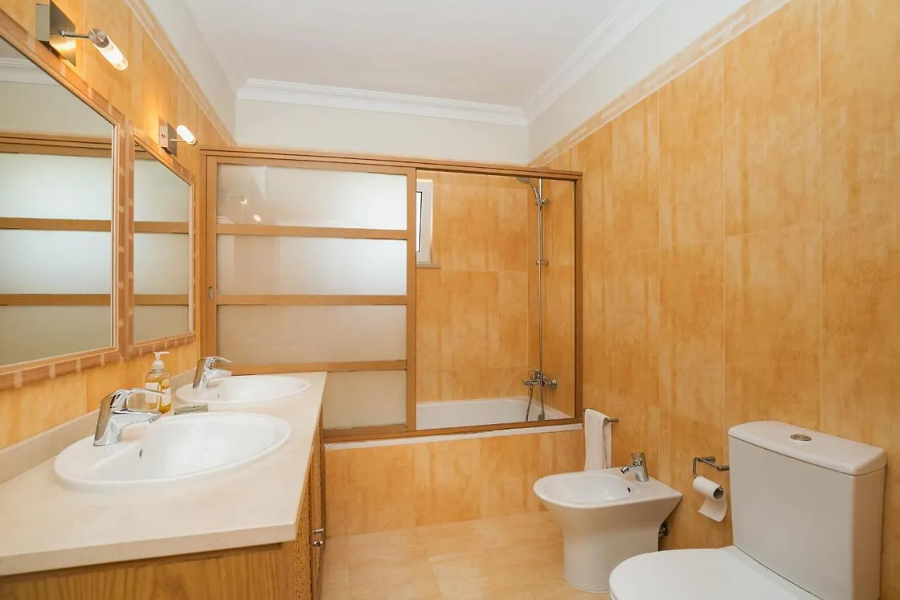 Abf36V2 Charming 2 Bdr Villa Located Only A Few Mi Albufeira
