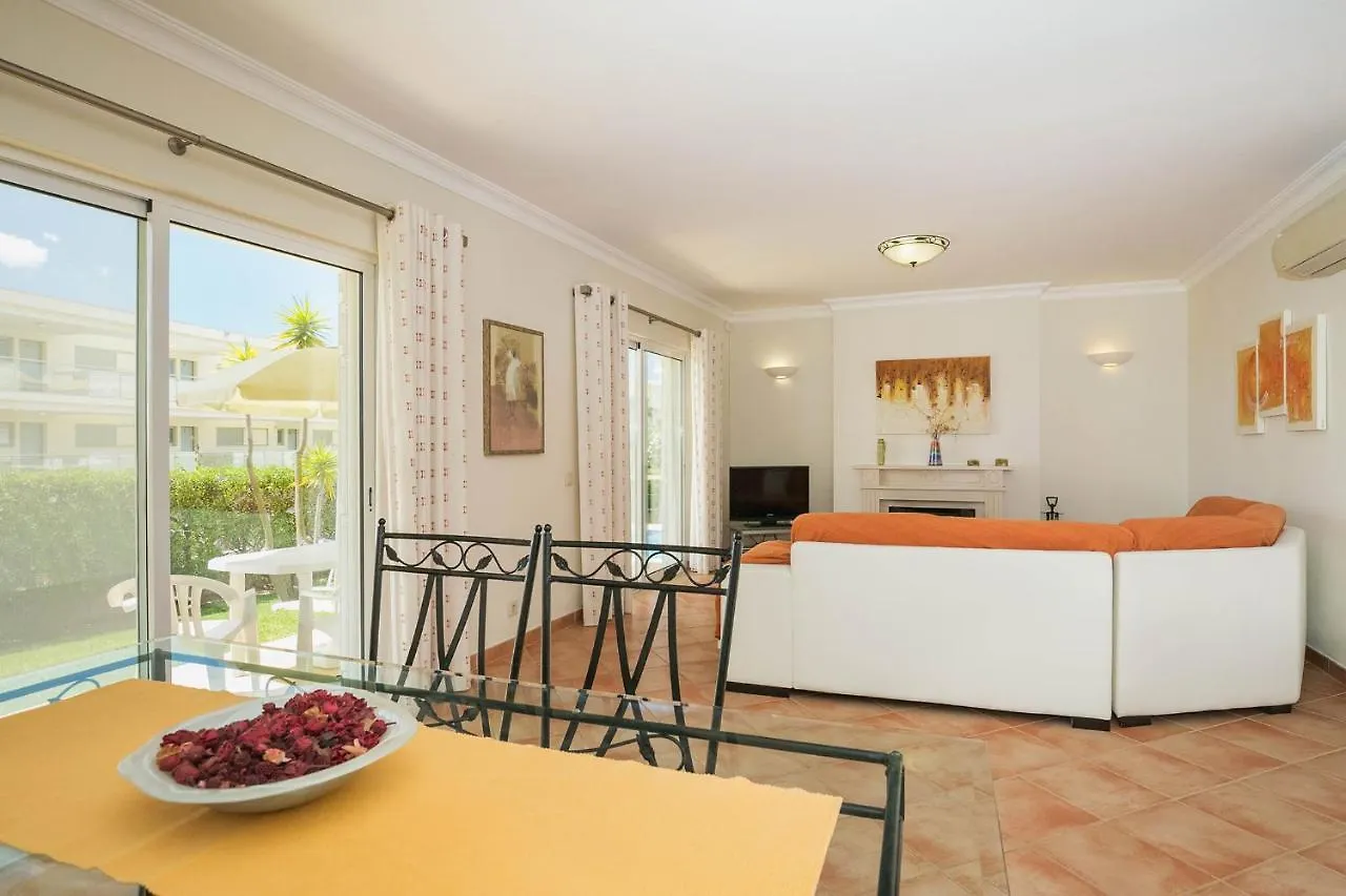 Abf36V2 Charming 2 Bdr Villa Located Only A Few Mi Albufeira